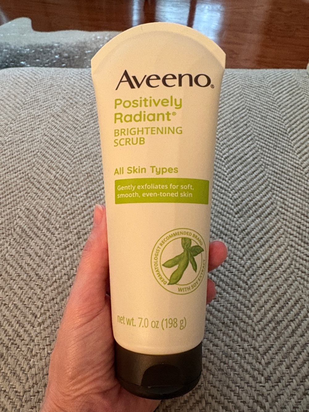 Aveeno Positively Radiant Brightening Scrub - 7 Oz